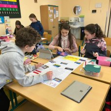 Cestovní kancelář v páté třídě