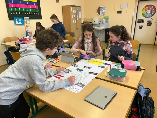 Cestovní kancelář v páté třídě